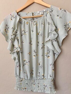 Monteau Los Angeles Floral Blue Floral Blouse Top Ruffle Sleeves Boho